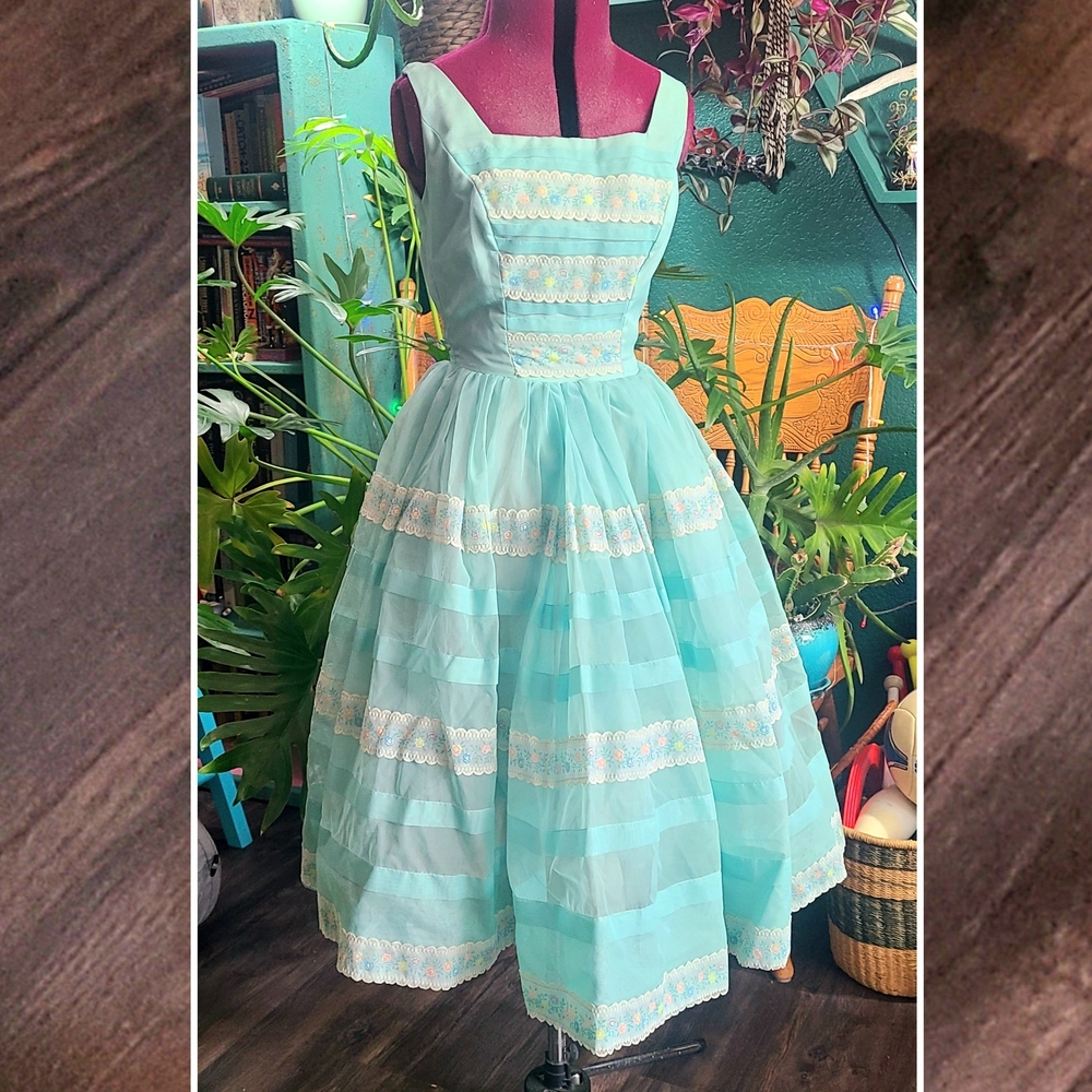 Vintage Fluffy Seafoam Dress